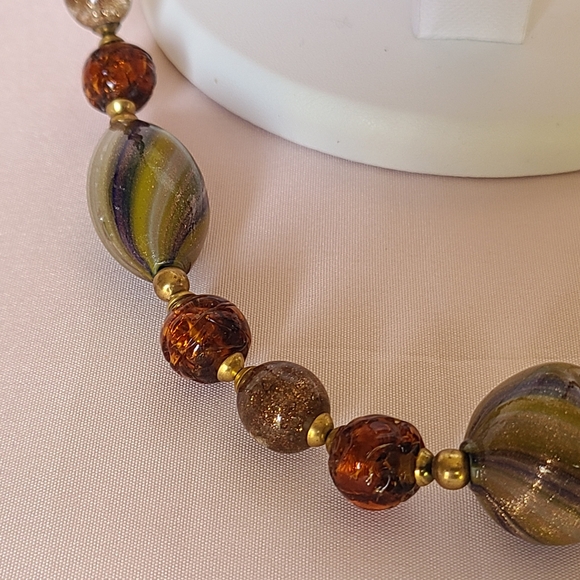 Art Glass Purple Green Candy Swirl Shimmer Glitter Amber Glass Beaded Necklace - Picture 3 of 9